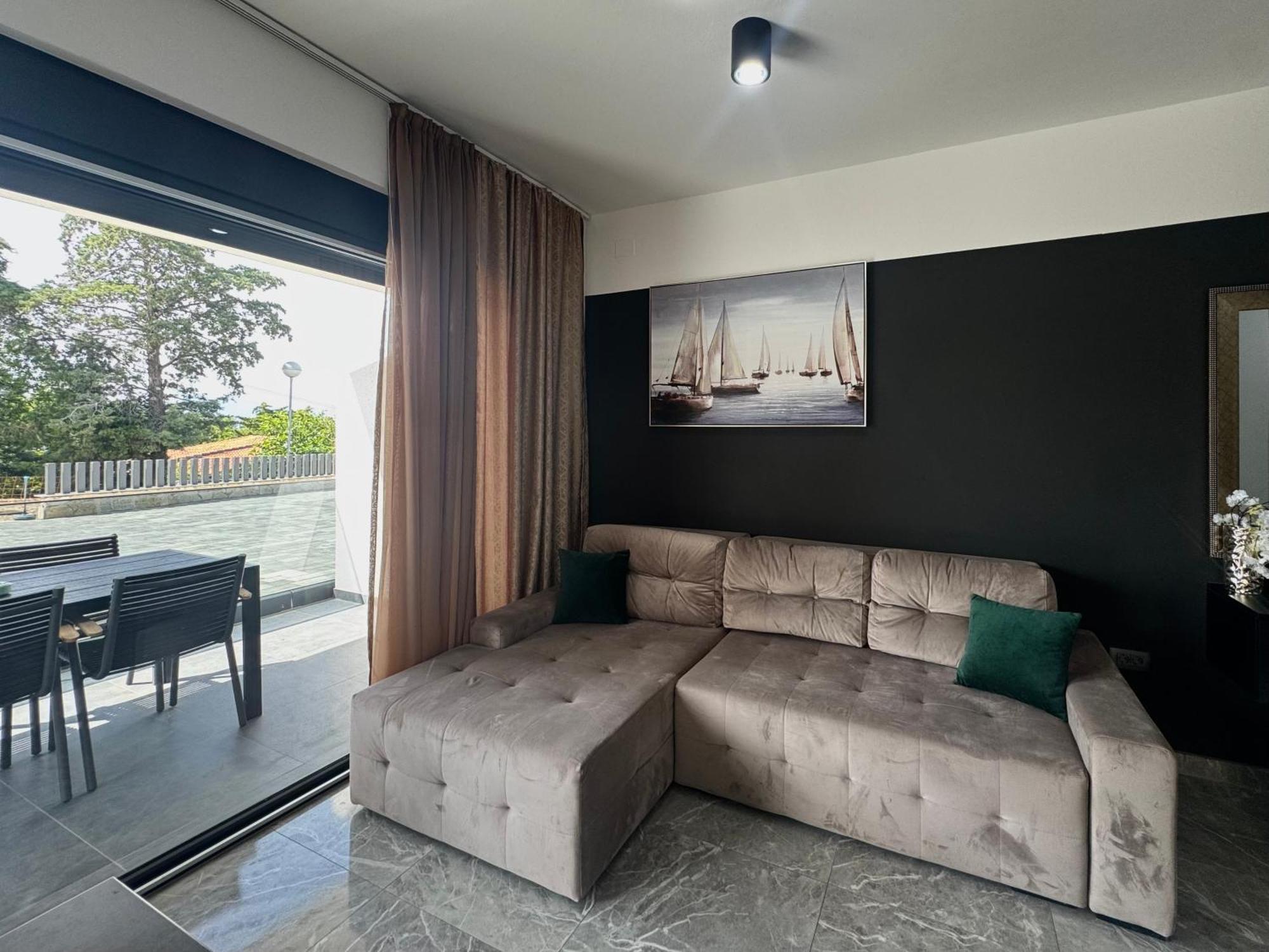 Apartamento Golden Sunset Njivice Exterior foto